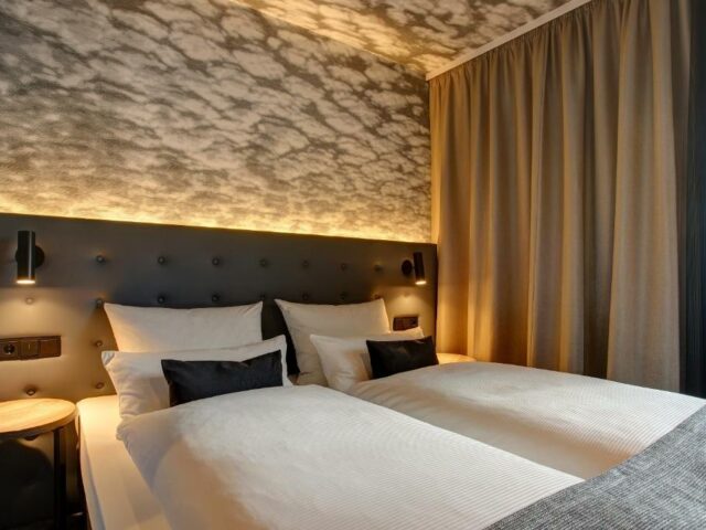 Boutique 125 Hamburg Airport by INA