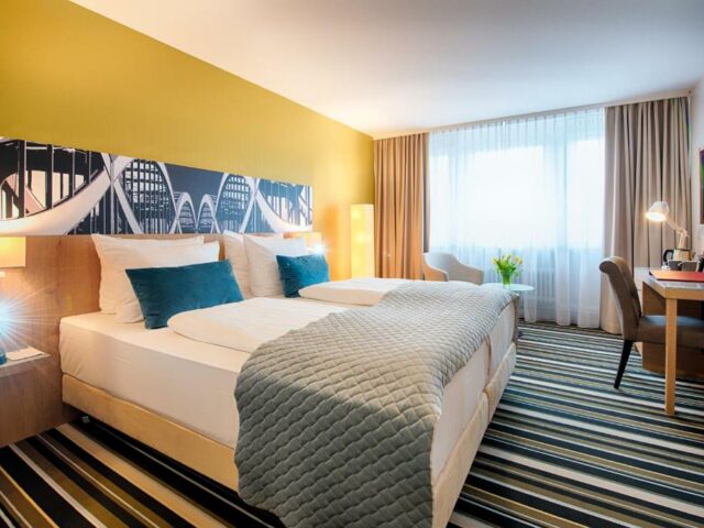 Leonardo Hotel Hamburg Elbbrücken ****