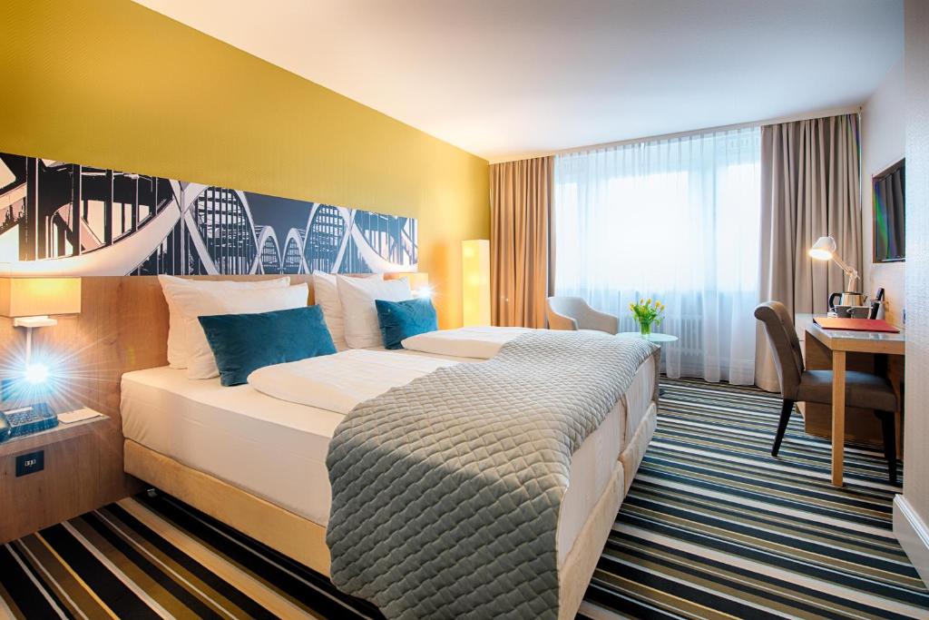 Leonardo Hotel Hamburg Elbbrücken ****