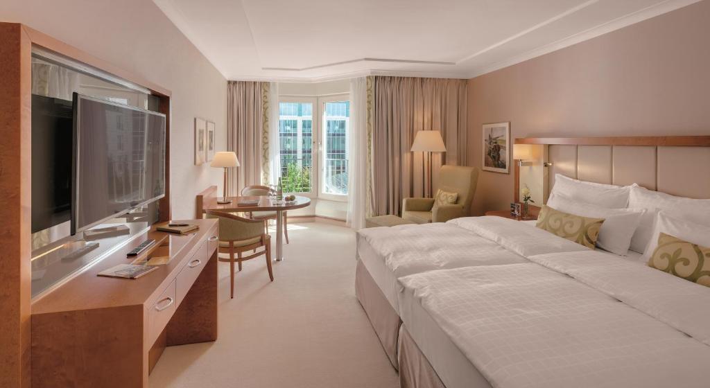 GRAND ELYSEE Hamburg *****