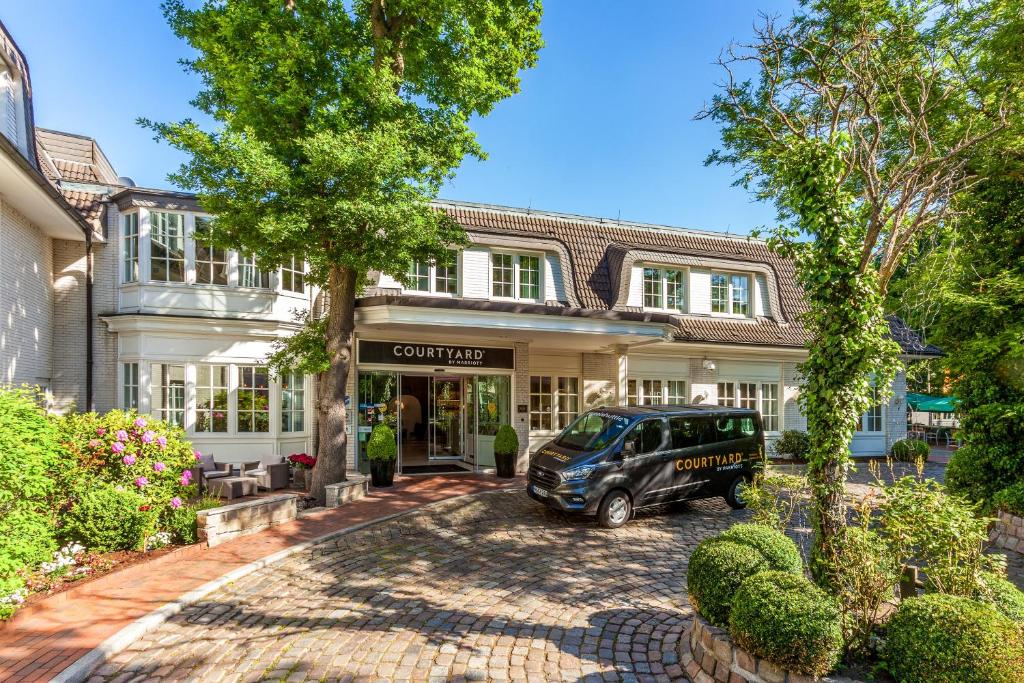 Courtyard by Marriott Hamburg Airport ****